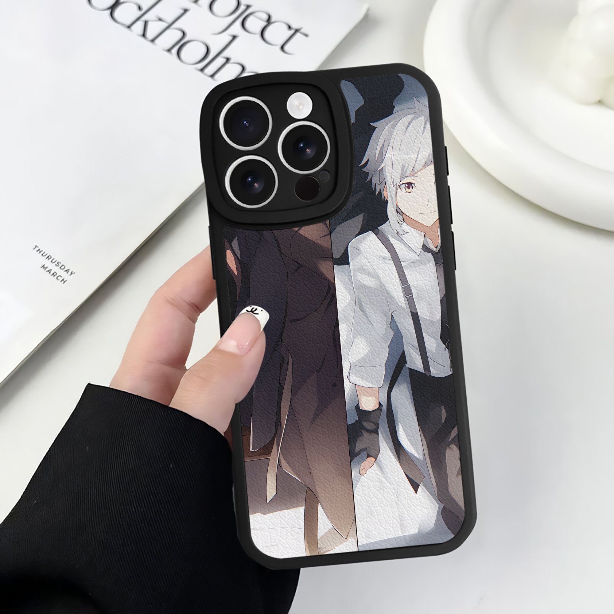 （画像用） 文豪ストレイドッグス Bungo Stray Dogs 【iPhone 16シリーズ対応】シリコンスマホケース（レザー調） 材質：シリコン